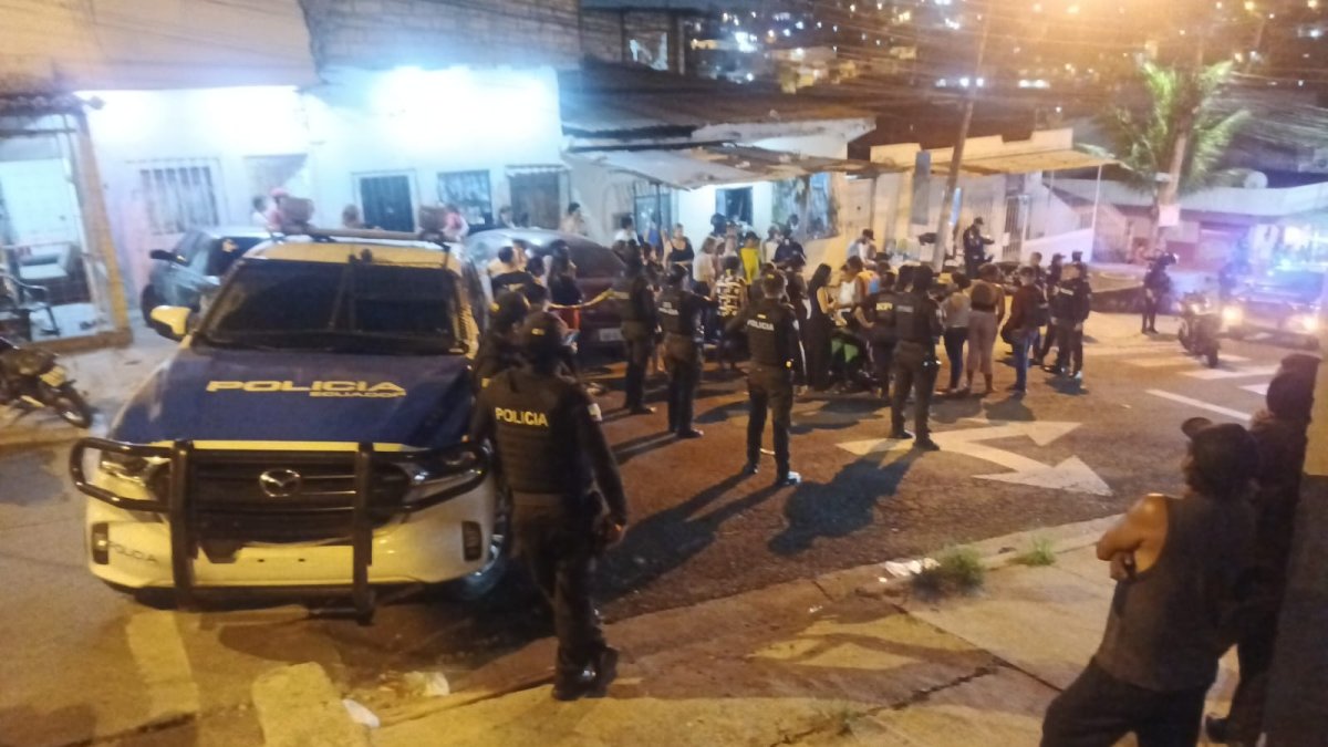 En Guayaquil, un hombre que salió a comprar a una tienda fue víctima de un ataque