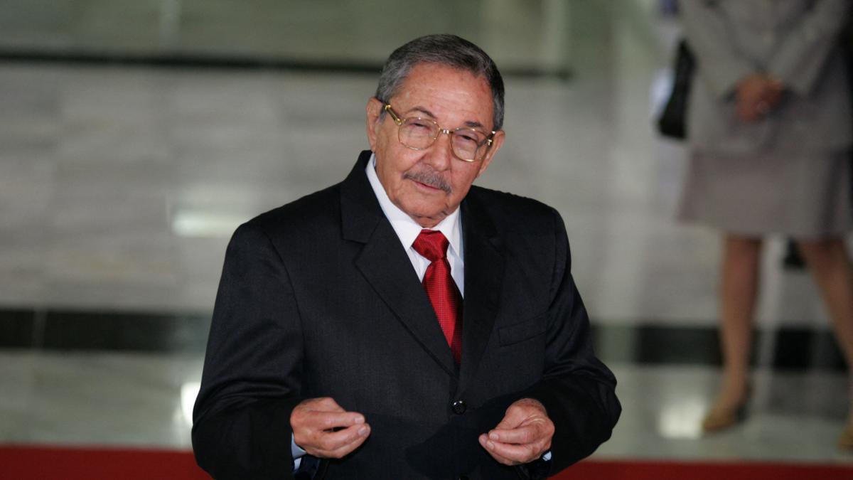 Juez de Estados Unidos emite una orden de arresto contra Raúl Castro por un ataque de 1996, según medio estadounidense
