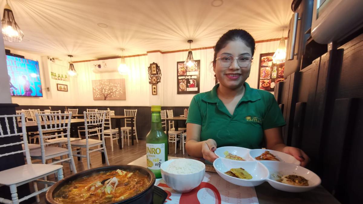 La fiebre por los K-dramas y la cultura pop impulsan el auge de la gastronomía coreana en Guayaquil