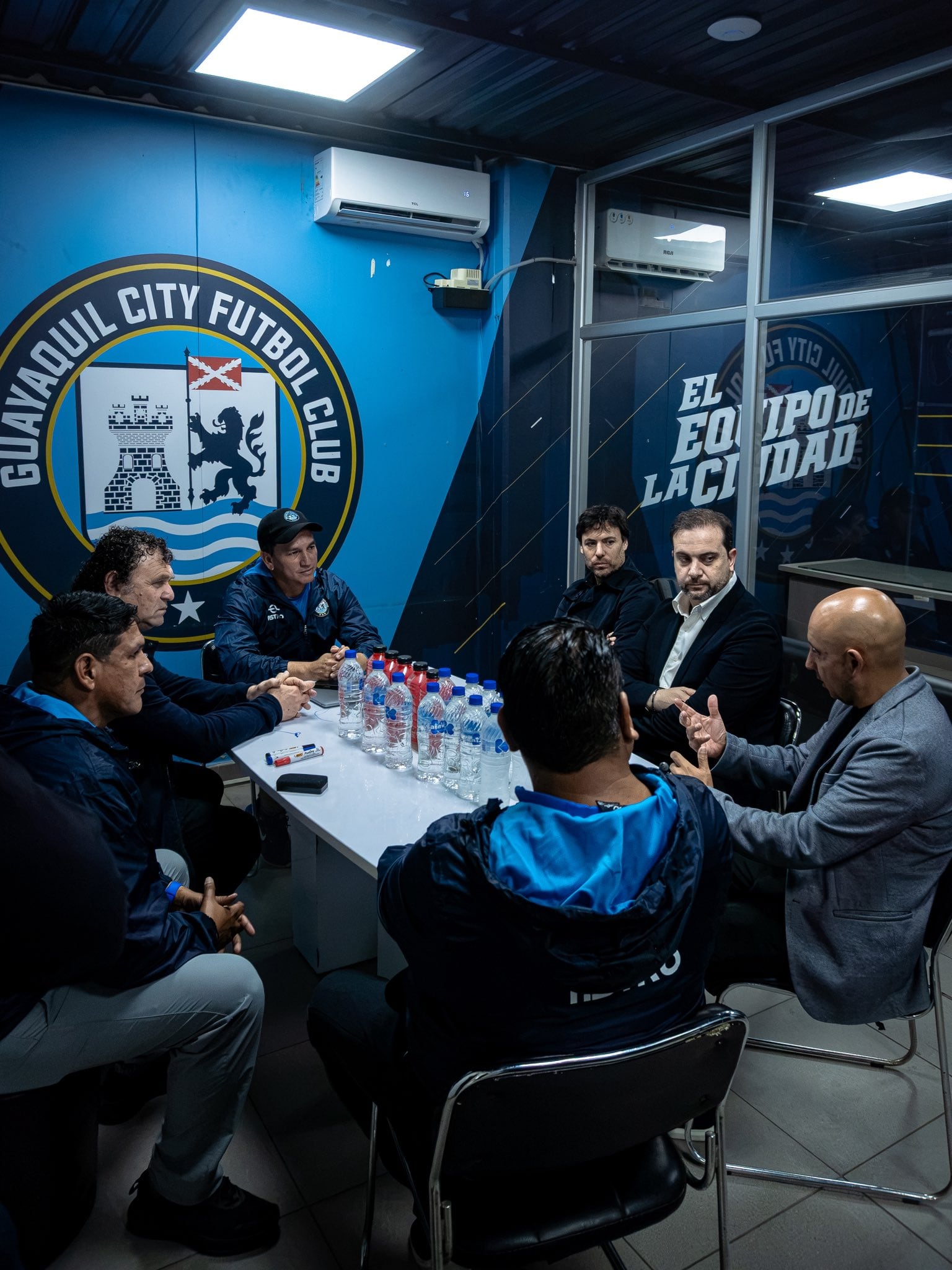 Guayaquil City recibe visita de miembros del cuerpo técnico de la selección de Ecuador